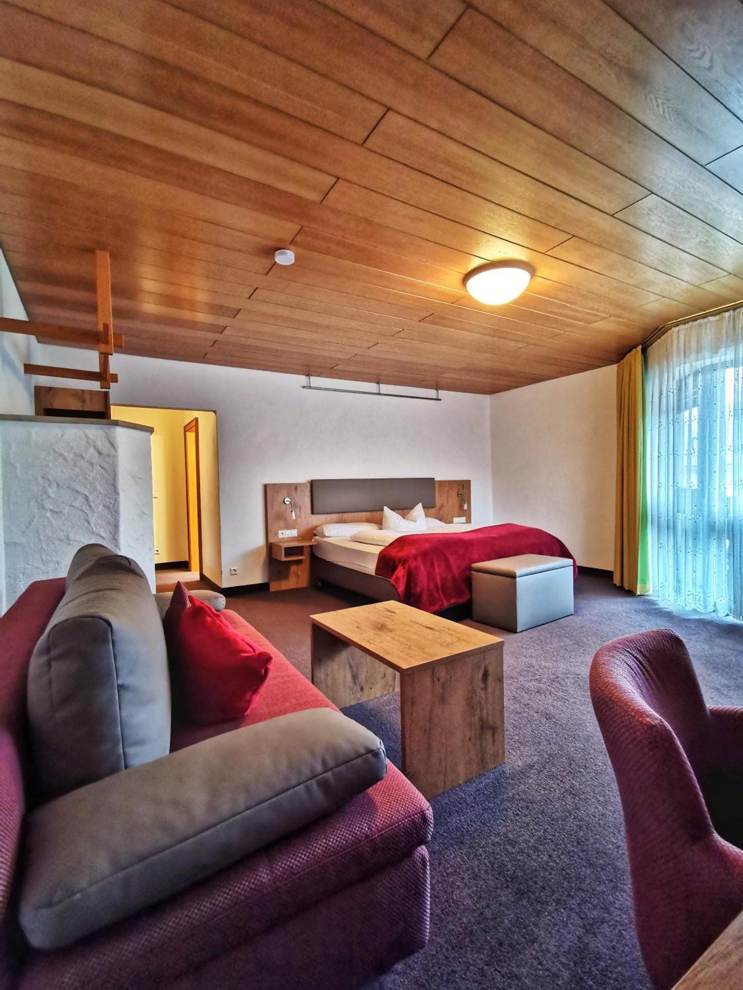 Hotel Krone Nellingen ภายนอก รูปภาพ