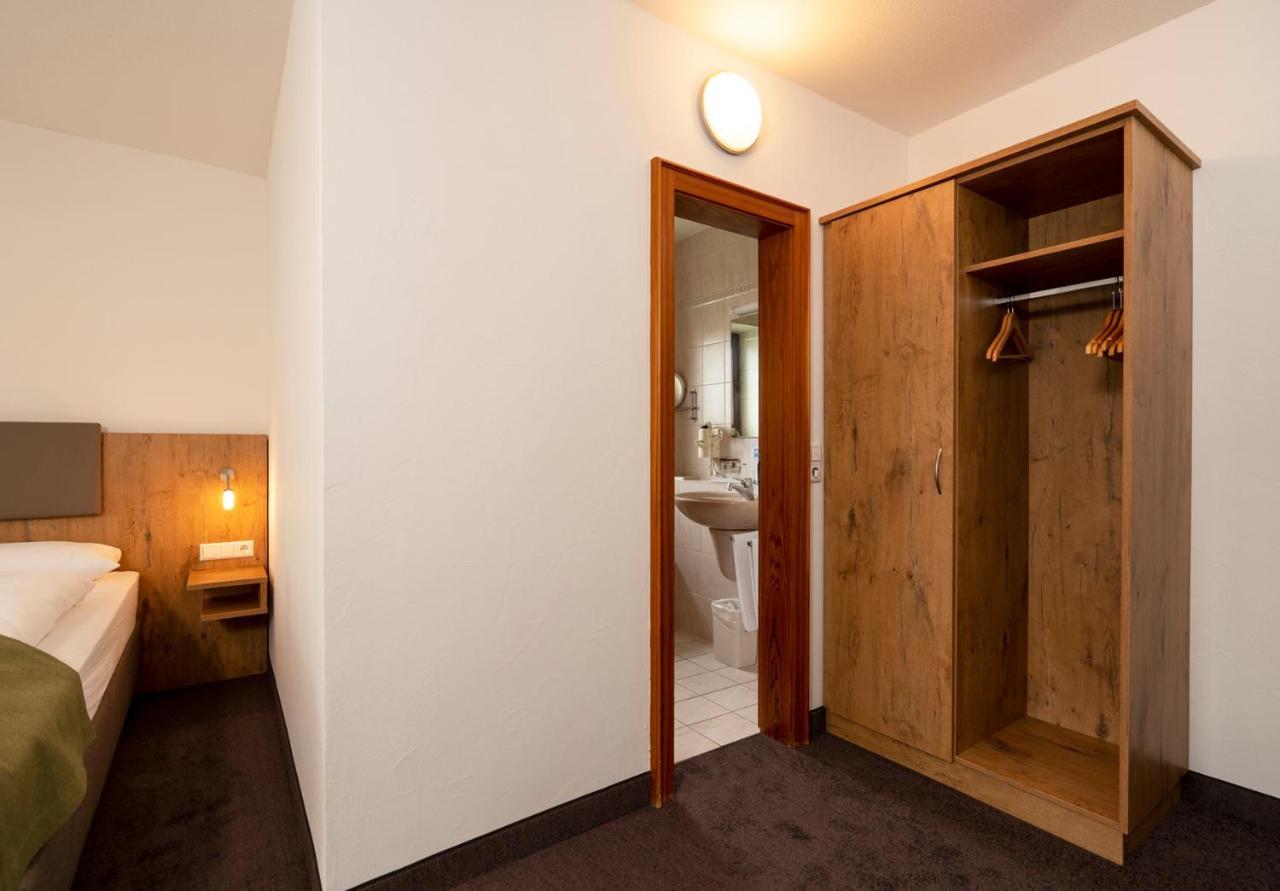 Hotel Krone Nellingen ภายนอก รูปภาพ